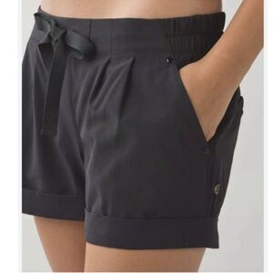 Lululemon Spring Break Away cuffed Linerless drawstring Shorts black size 4